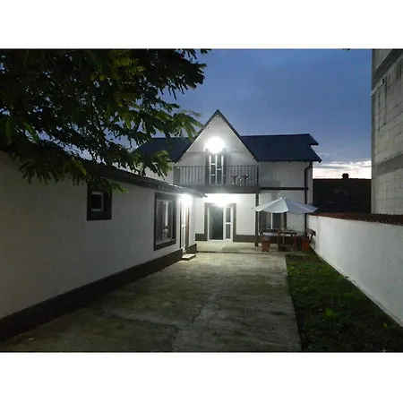 בית הארחה Michelle House